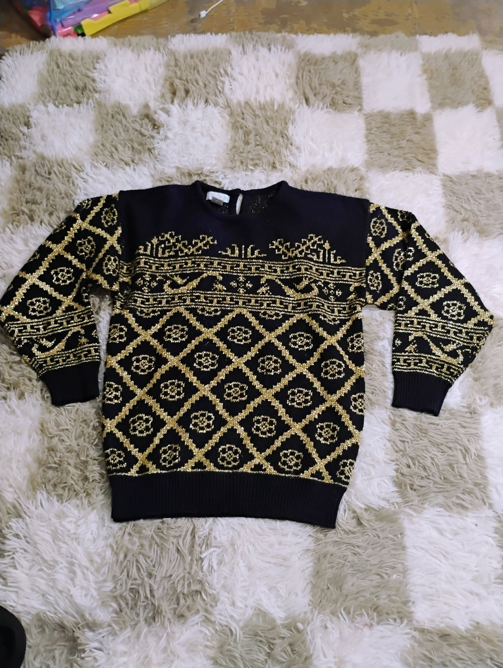 Vintage Townhouse Black & Gold Sweater Medium